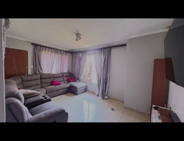 2 BEDROOM HOUSE FOR SALE IN THE ORCHARDS